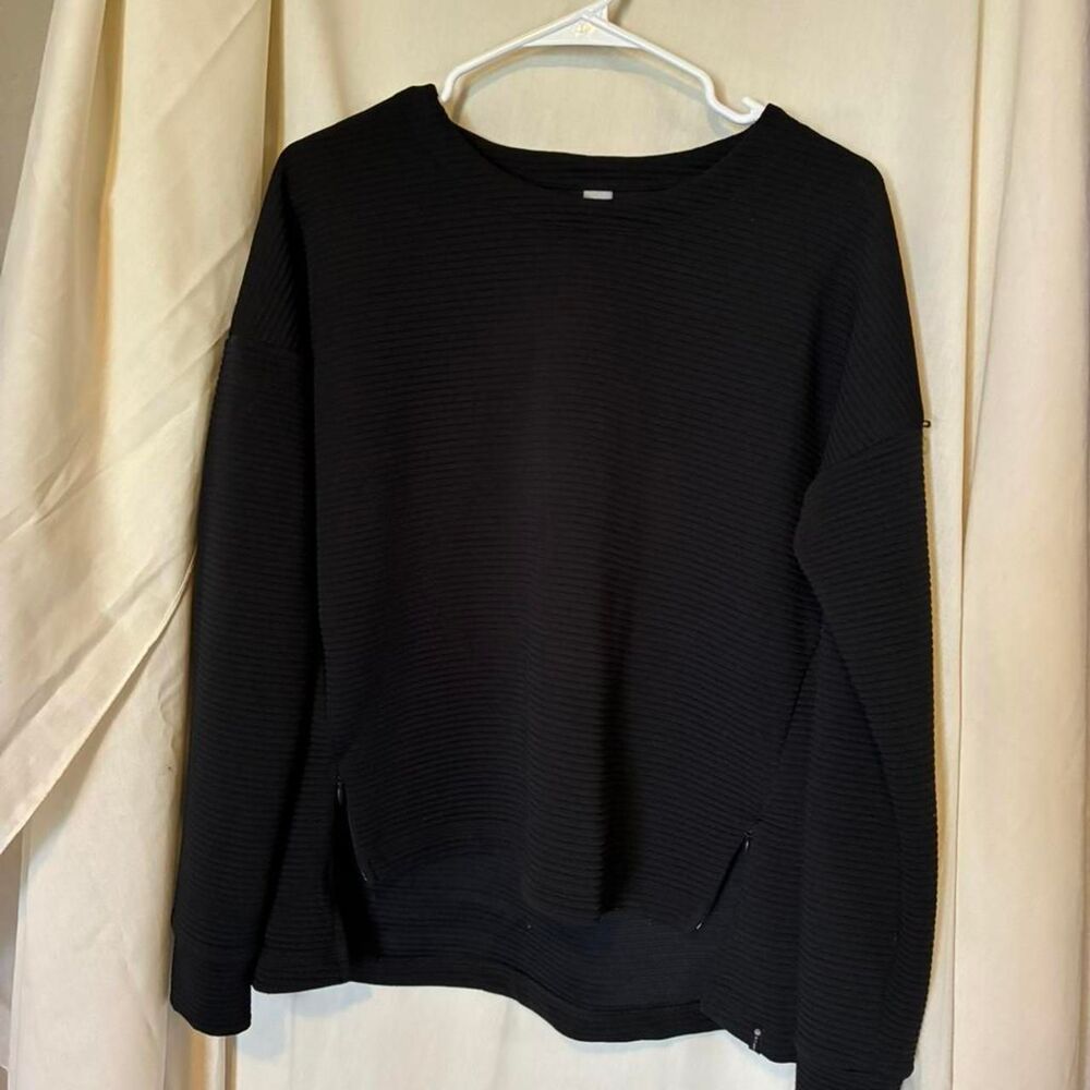 Unbranded Women's Black Sweatshirt